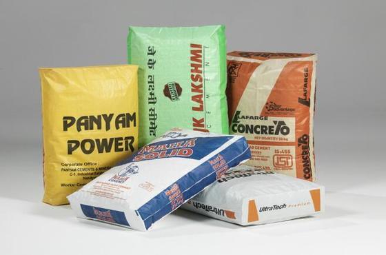 كيس صمام أنبوبي مصفح من البولي بروبلين المنسوج لطباعة سطح كيس أسمنت بقاعدة مربعة 50 كجم 100٪ بولي بروبلين عذراء